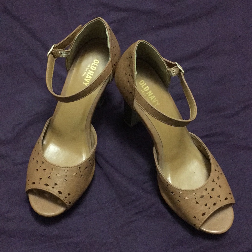 Light brown/tan Old Navy heels